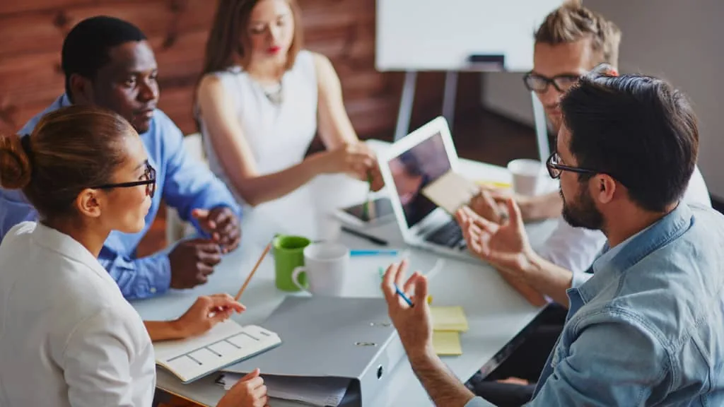 Quels sont les 3 stades de l'équipe performante ?