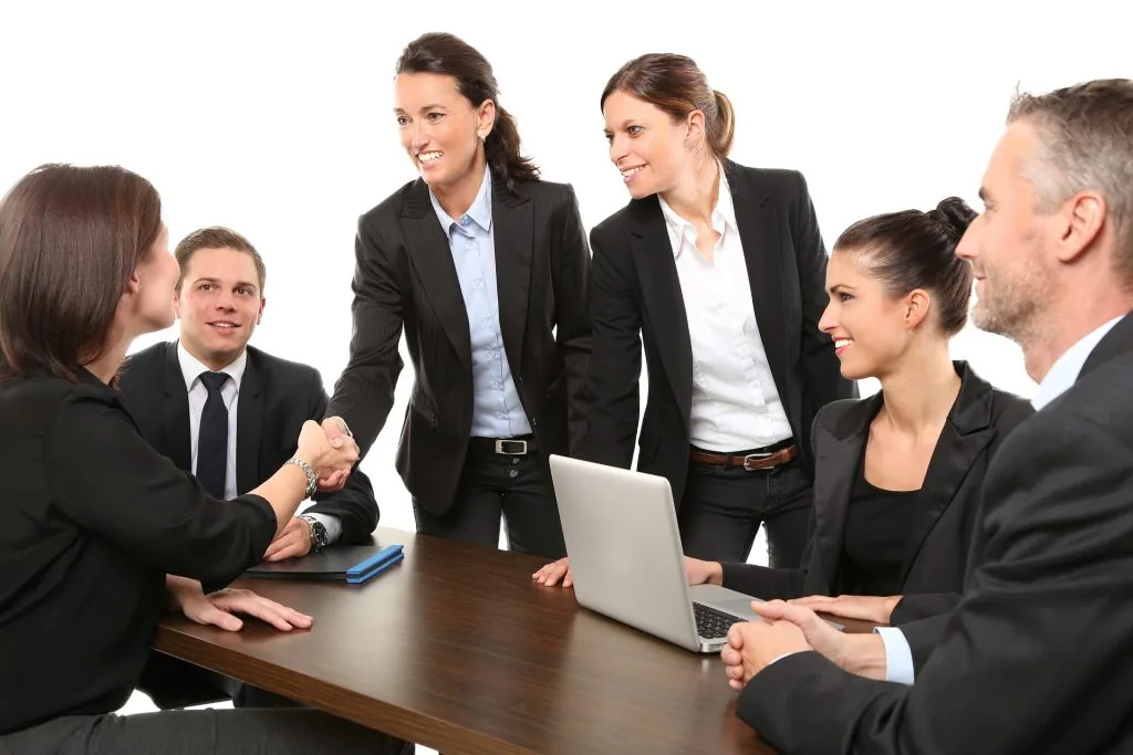 Des professionnels en séance de travail